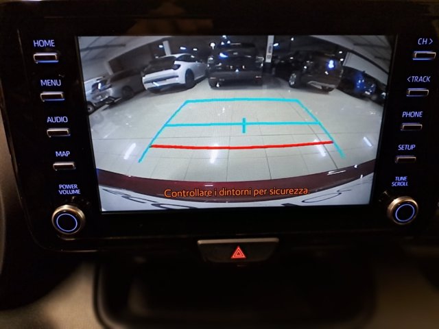 TOYOTA Yaris 1.5h style