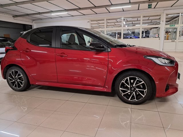 TOYOTA Yaris 1.5h style