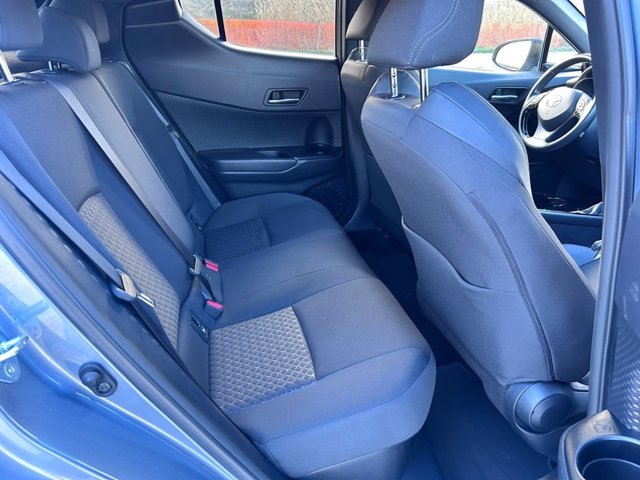 TOYOTA C-hr 1.8h trend e-cvt