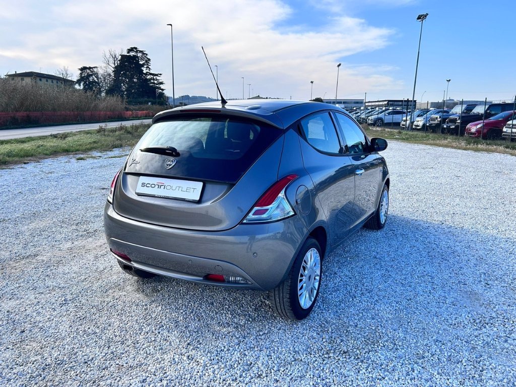 LANCIA Ypsilon 1.2 gold 69cv