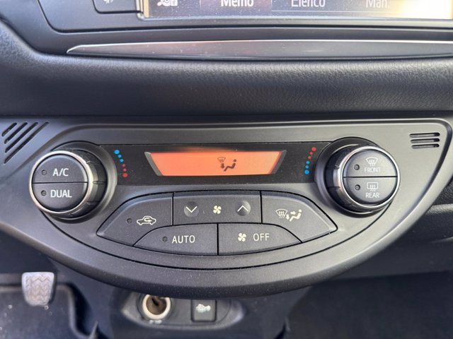 TOYOTA Yaris 5p 1.0 lounge my16