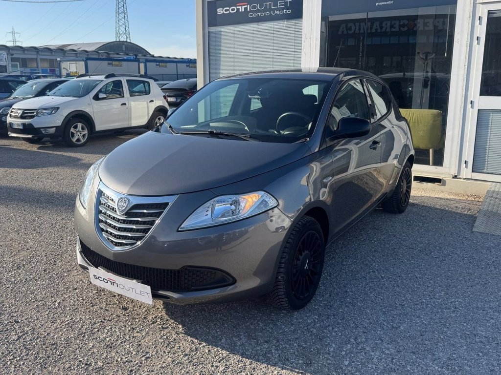 LANCIA Ypsilon 1.2 8v elefantino 69cv my14