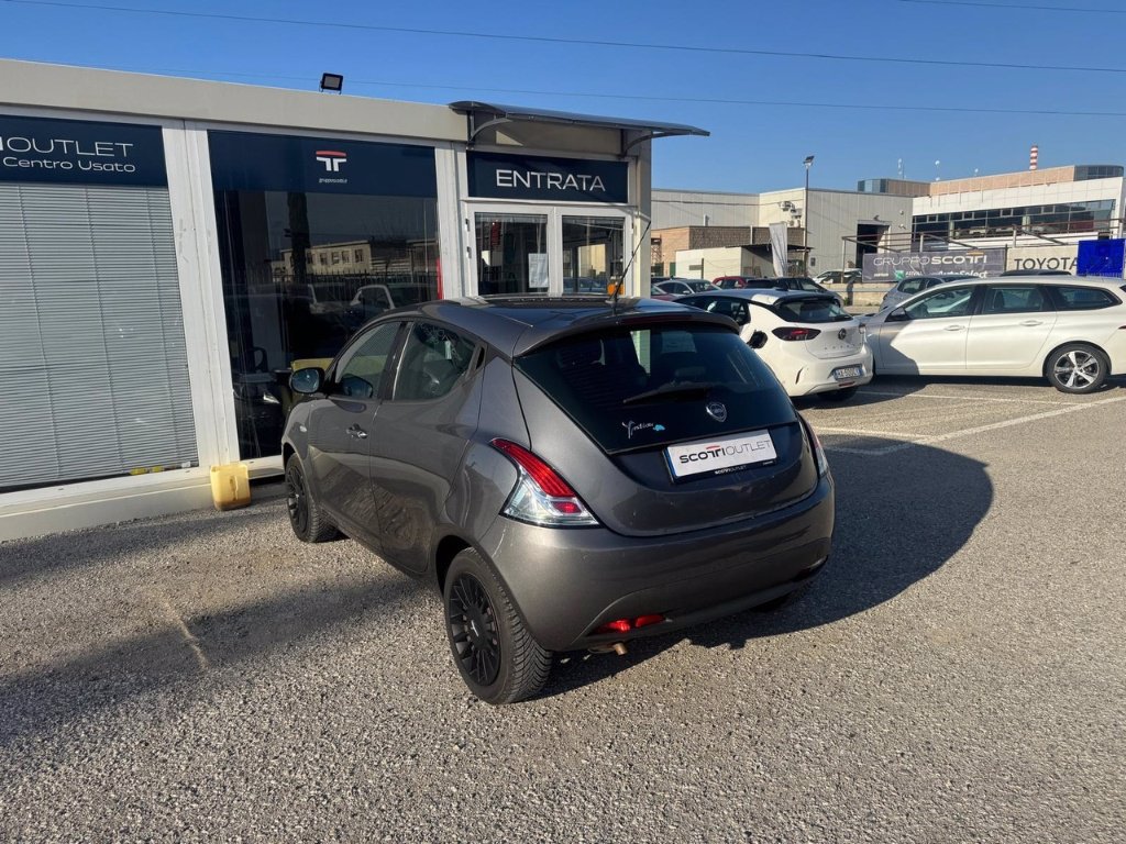 LANCIA Ypsilon 1.2 8v elefantino 69cv my14