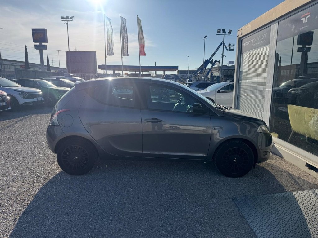 LANCIA Ypsilon 1.2 8v elefantino 69cv my14