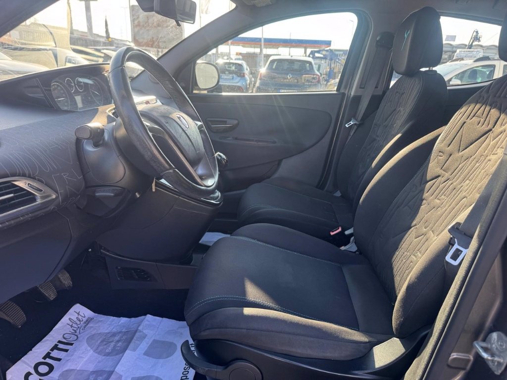 LANCIA Ypsilon 1.2 8v elefantino 69cv my14