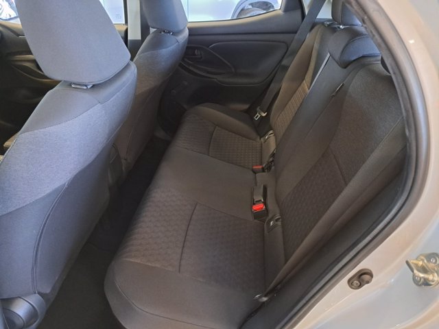 TOYOTA Yaris 1.5h active