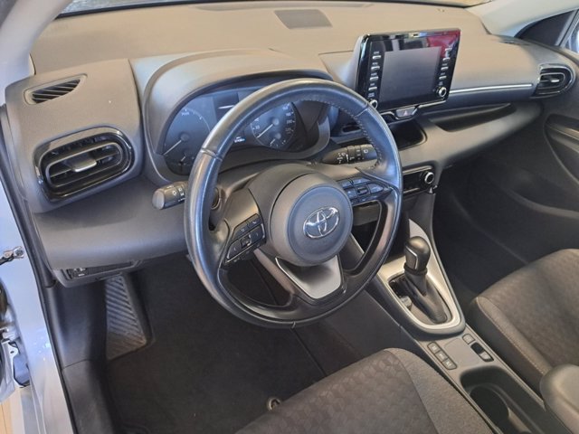 TOYOTA Yaris 1.5h active