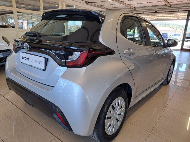 TOYOTA Yaris 1.5h active