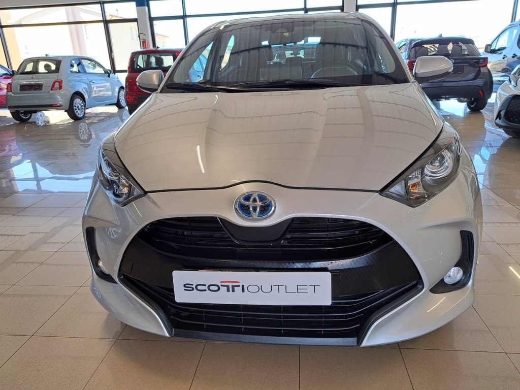 TOYOTA Yaris 1.5h active