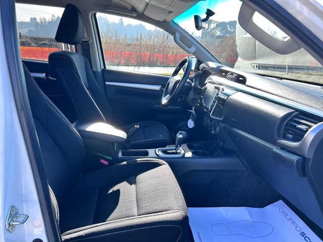 TOYOTA Hilux 2.4 d-4d double cab lounge 4wd auto