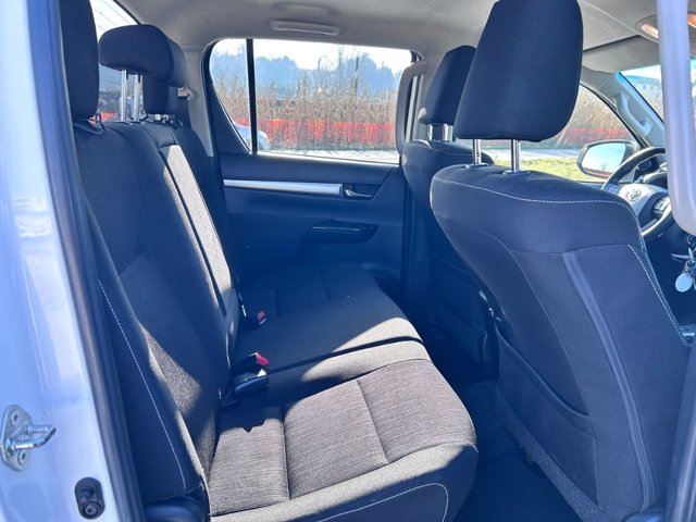 TOYOTA Hilux 2.4 d-4d double cab lounge 4wd auto