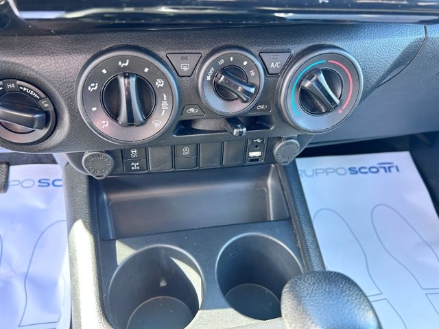 TOYOTA Hilux 2.4 d-4d double cab lounge 4wd auto