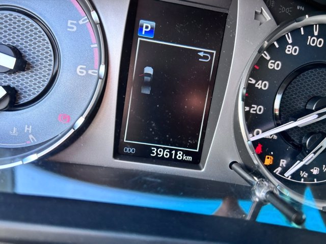 TOYOTA Hilux 2.4 d-4d double cab lounge 4wd auto