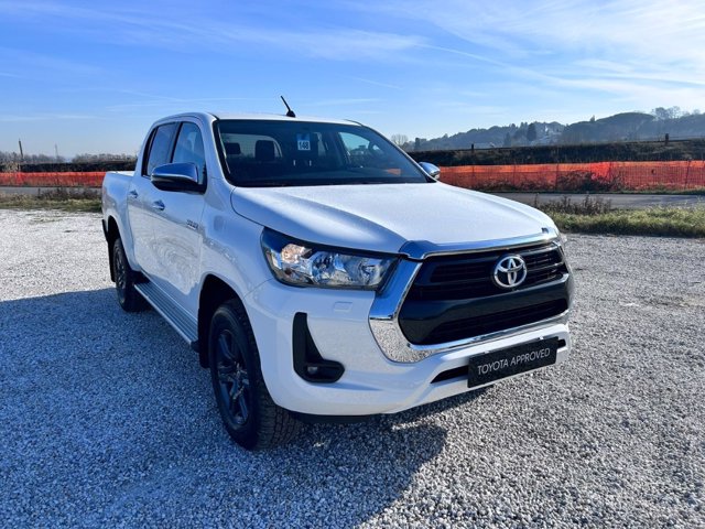 TOYOTA Hilux 2.4 d-4d double cab lounge 4wd auto