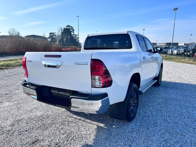 TOYOTA Hilux 2.4 d-4d double cab lounge 4wd auto