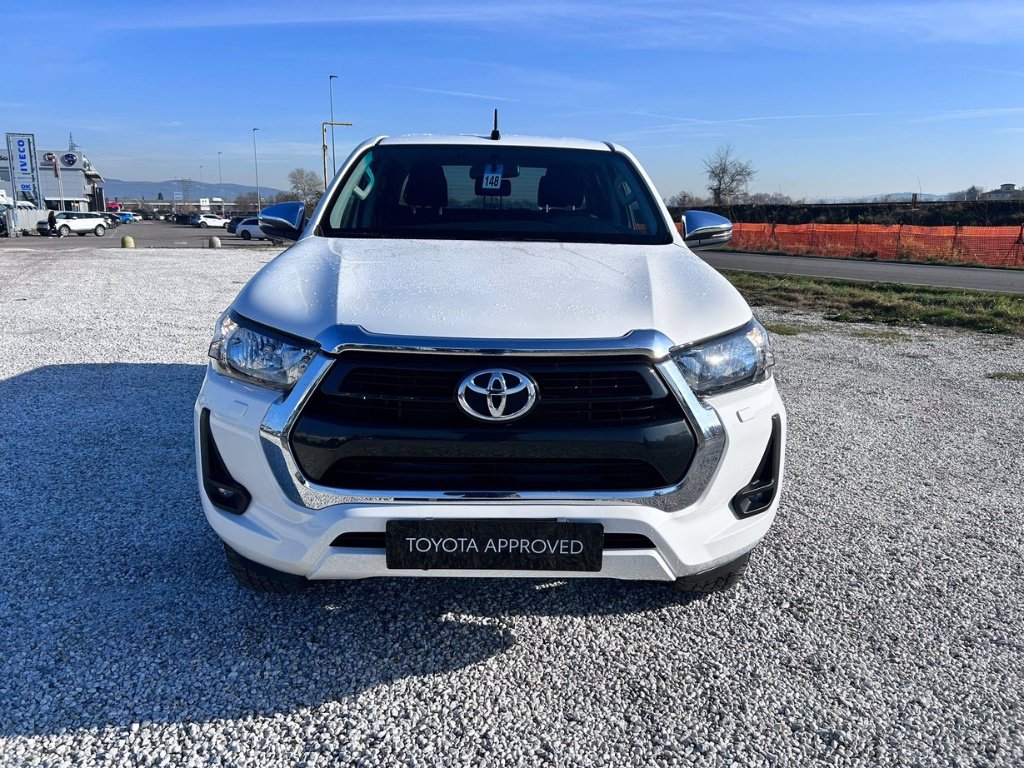 TOYOTA Hilux 2.4 d-4d double cab lounge 4wd auto