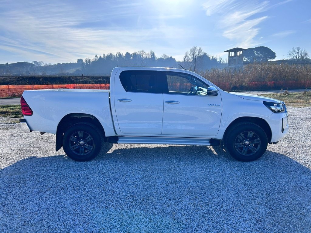 TOYOTA Hilux 2.4 d-4d double cab lounge 4wd auto