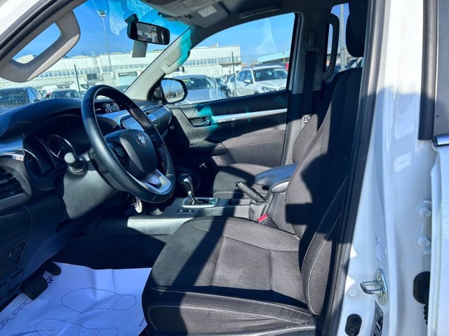 TOYOTA Hilux 2.4 d-4d double cab lounge 4wd auto