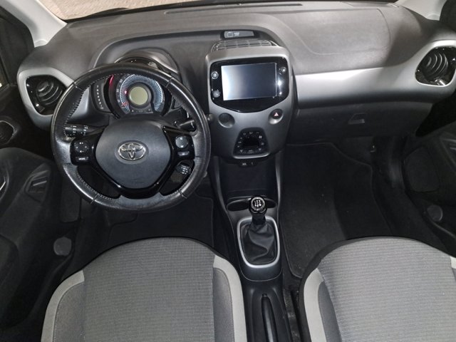 TOYOTA Aygo Connect 1.0 VVT-i 72 CV 5 porte x-play