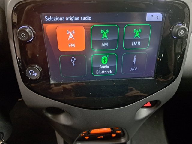 TOYOTA Aygo Connect 1.0 VVT-i 72 CV 5 porte x-play