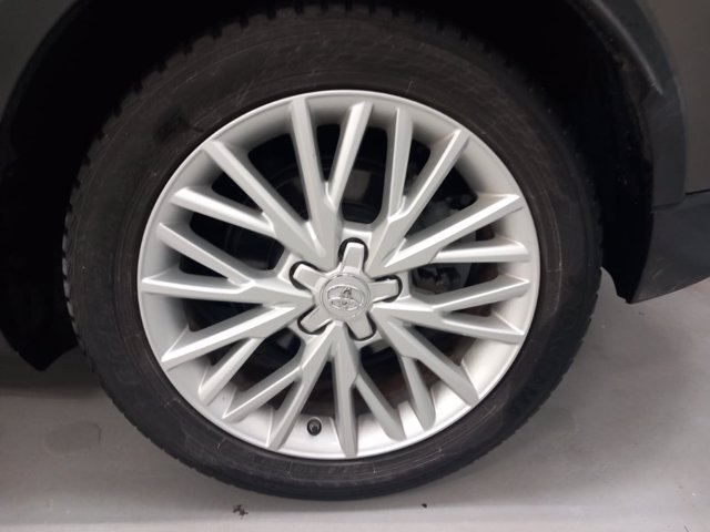 TOYOTA C-HR 2.0 Hybrid E-CVT Lounge