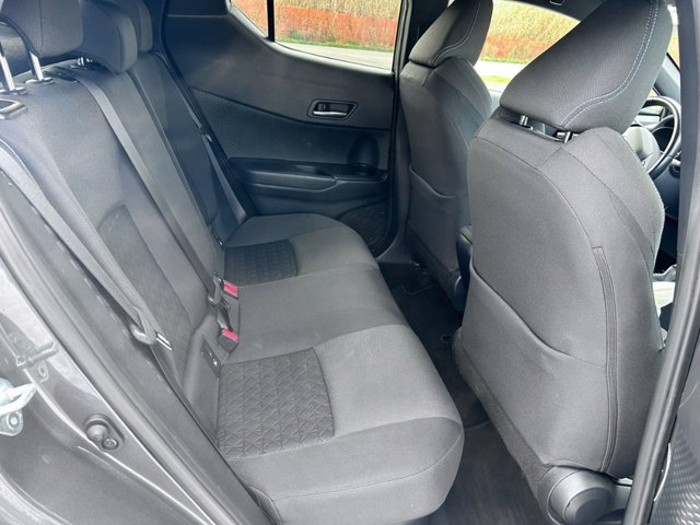 TOYOTA C-hr 1.8h trend e-cvt