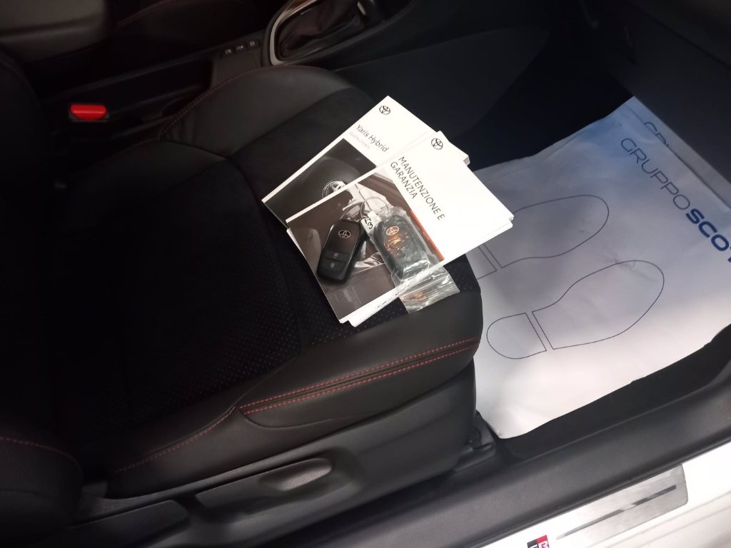 TOYOTA Yaris 1.5 Hybrid 5 porte GR Sport