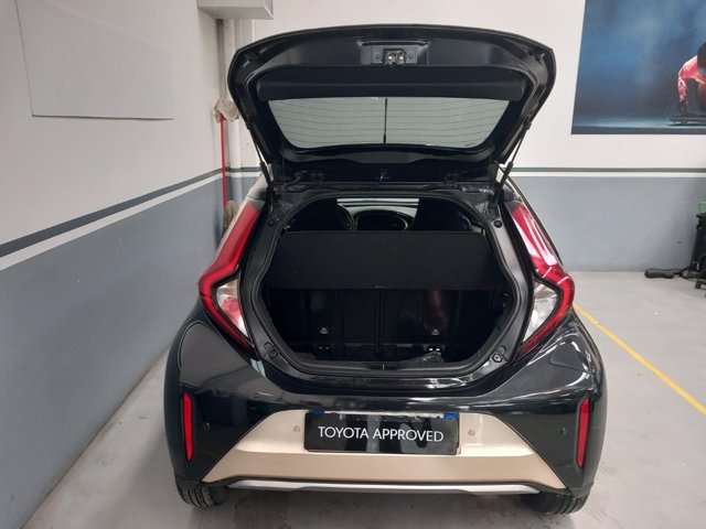 TOYOTA Aygo x 1.0 lounge 72cv s-cvt