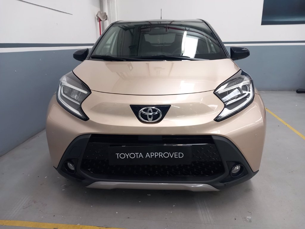 TOYOTA Aygo x 1.0 lounge 72cv s-cvt