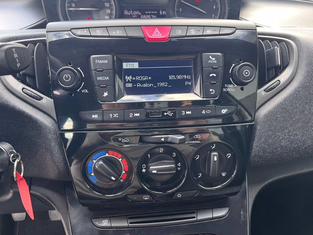 LANCIA Ypsilon 1.2 69 CV 5 porte S&S Elefantino Blu