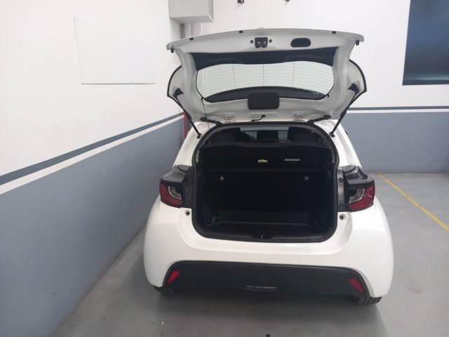 TOYOTA Yaris 1.0 active