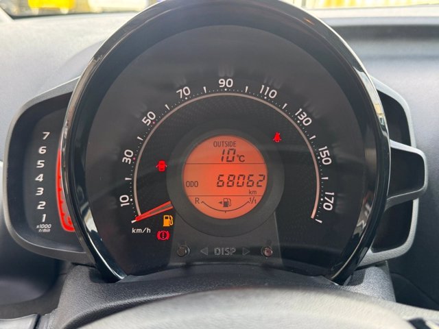 TOYOTA Aygo Connect 1.0 VVT-i 72 CV 5 porte x-play