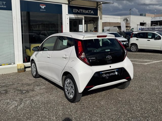 TOYOTA Aygo Connect 1.0 VVT-i 72 CV 5 porte x-play