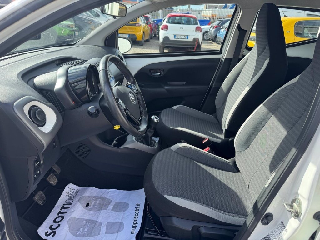 TOYOTA Aygo Connect 1.0 VVT-i 72 CV 5 porte x-play