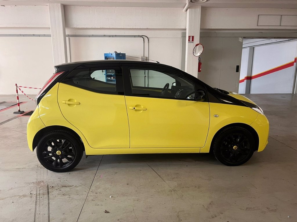 TOYOTA Aygo 1.0 VVT-i 69 CV 5 porte x-play