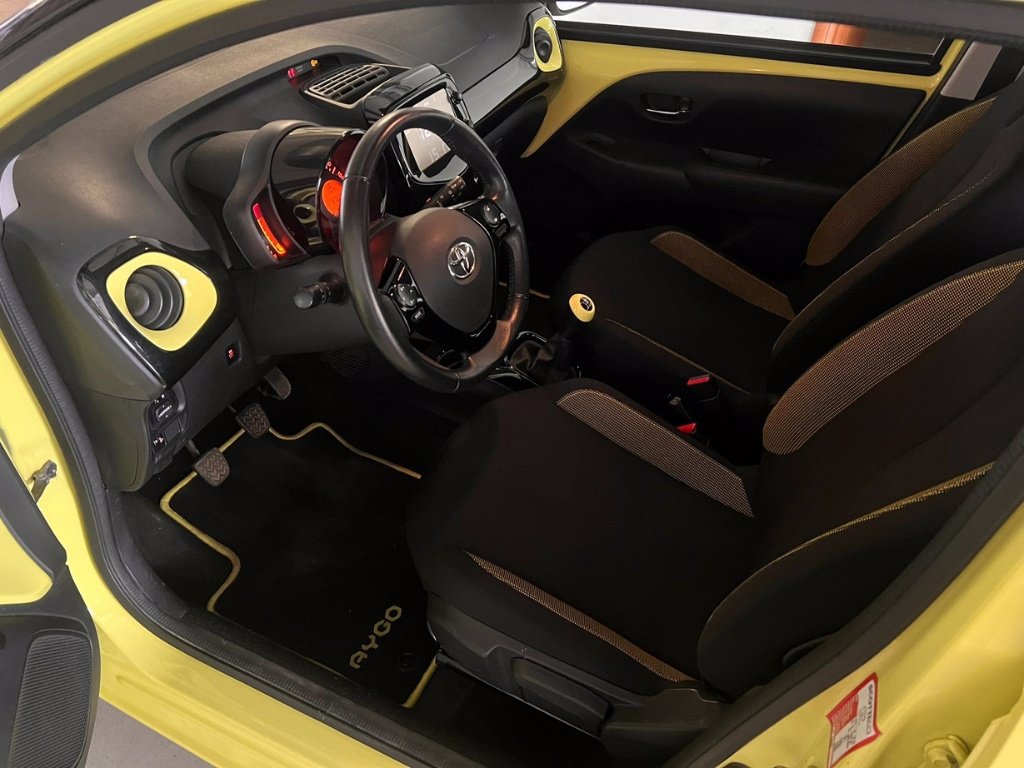 TOYOTA Aygo 1.0 VVT-i 69 CV 5 porte x-play