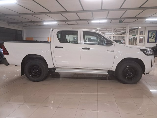 TOYOTA Hilux 2.4 d-4d double cab comfort 4wd