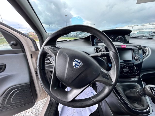 LANCIA Ypsilon 1.2 gold 69cv my16