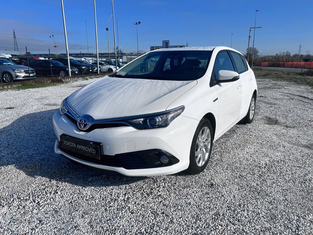 TOYOTA Auris 1.8h active cvt my17