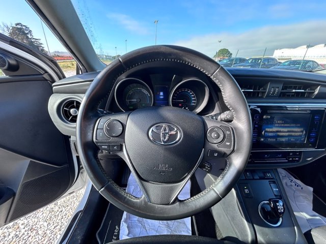 TOYOTA Auris 1.8h active cvt my17