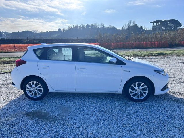TOYOTA Auris 1.8h active cvt my17