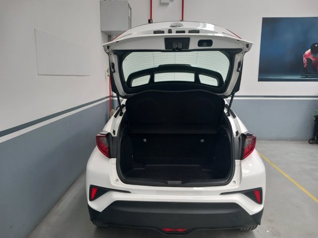 TOYOTA C-hr 1.8h active e-cvt