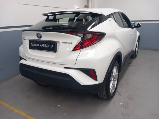 TOYOTA C-hr 1.8h active e-cvt