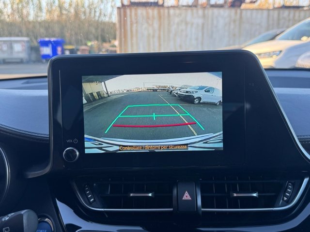 TOYOTA C-hr 1.8h trend e-cvt