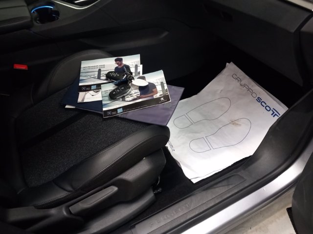 PEUGEOT 5008 1.2 PureTech Turbo 130cv Allure EAT