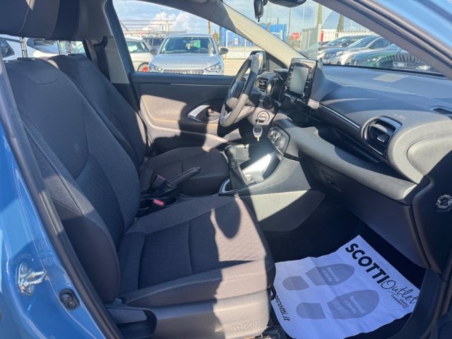 TOYOTA Yaris 1.0 trend