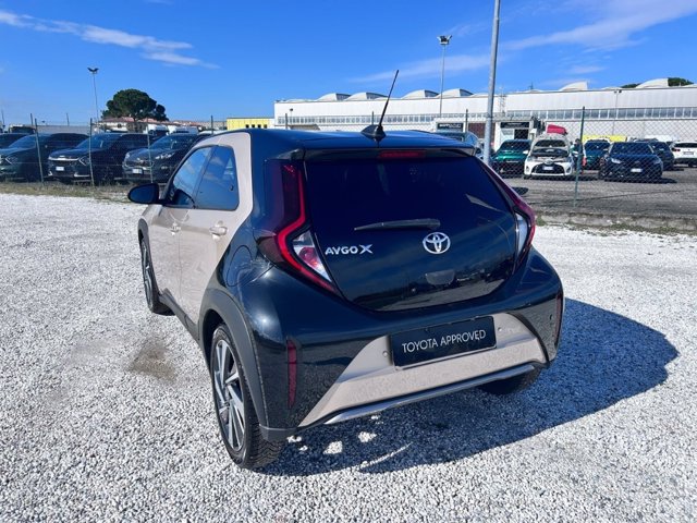 TOYOTA Aygo x 1.0 lounge 72cv s-cvt