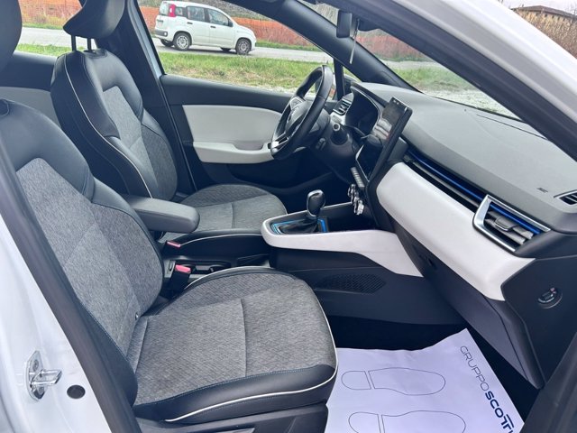 RENAULT Clio 1.6 e-tech hybrid serie limitata 140cv auto