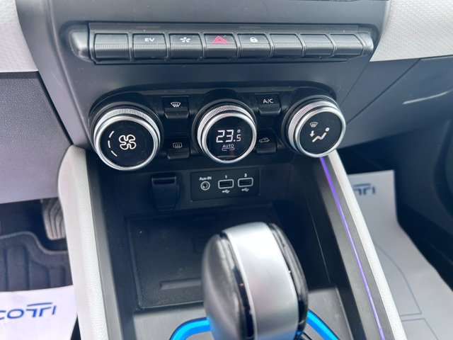 RENAULT Clio 1.6 e-tech hybrid serie limitata 140cv auto