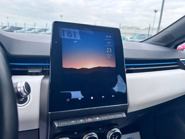 RENAULT Clio 1.6 e-tech hybrid serie limitata 140cv auto